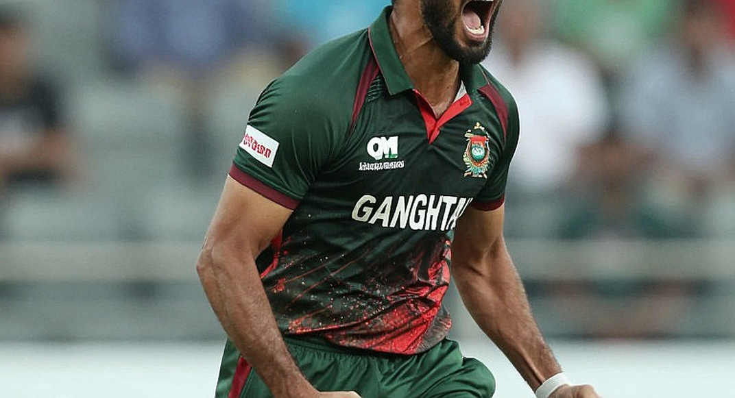 ১১২.০০ — এক ইনিংসে বন্দি গড়, আর এক ক্যাপের নিঃশব্দ খাতা